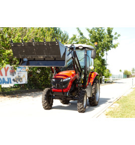 Malotraktor FLYER 554 s čelním nakladačem
